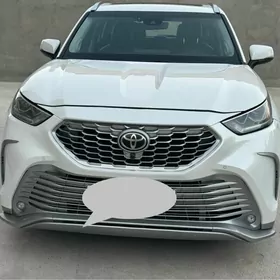 Toyota Highlander 2021