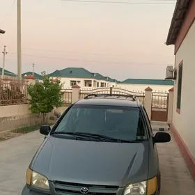 Toyota Sienna 2000