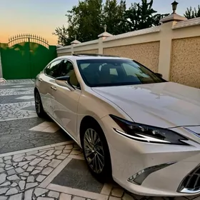 Lexus ES 350 2019