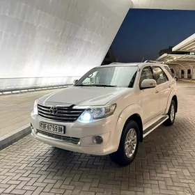 Toyota Fortuner 2013