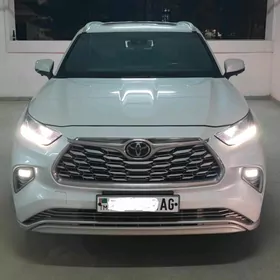 Toyota Highlander 2020