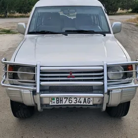 Mitsubishi Pajero 1993