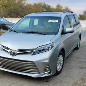 Toyota Sienna 2017