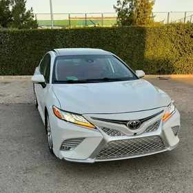 Toyota Camry 2019