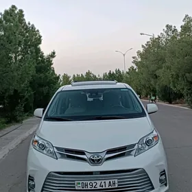 Toyota Sienna 2018