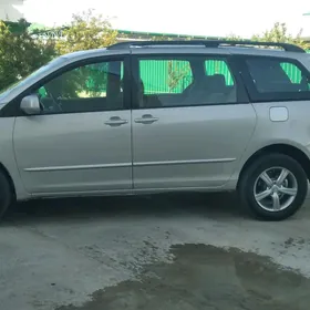 Toyota Sienna 2004