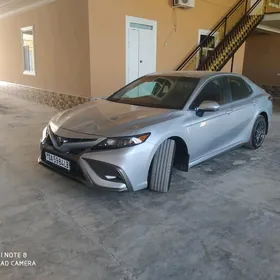 Toyota Camry 2021