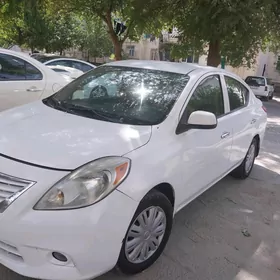 Nissan Versa 2012