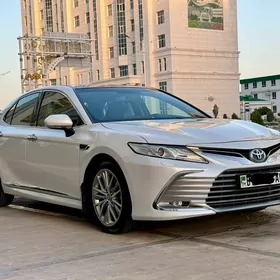 Toyota Camry 2020