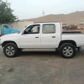 Toyota Hilux 2002