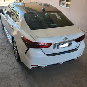 Toyota Camry 2021