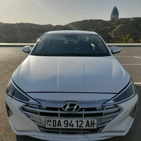 Hyundai Elantra 2019