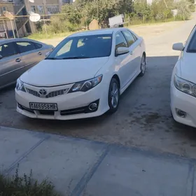 Toyota Camry 2013