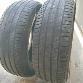 MICHELIN 215 55 17