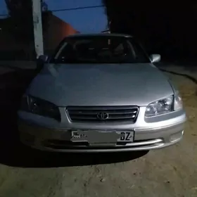 Toyota Camry 2000