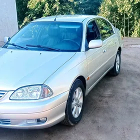 Toyota Avensis 2002