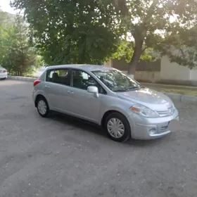 Nissan Versa 2012