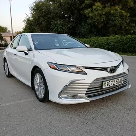 Toyota Camry 2021