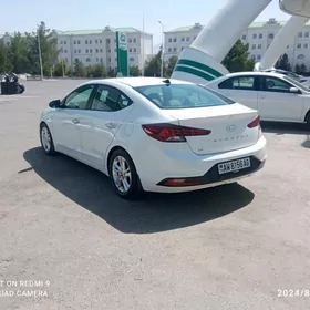 Hyundai Elantra 2019