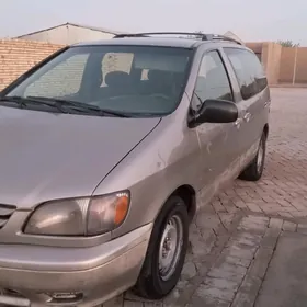 Toyota Sienna 2002