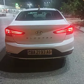 Hyundai Elantra 2019