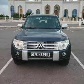 Mitsubishi Pajero 2009