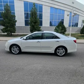 Toyota Camry 2014