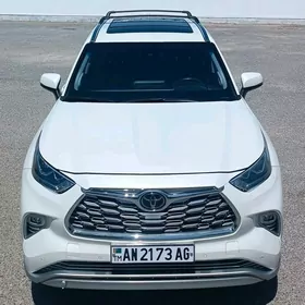 Toyota Highlander 2021