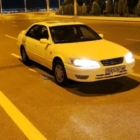 Toyota Camry 2000