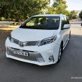 Toyota Sienna 2017