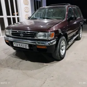 Nissan Pathfinder 1996