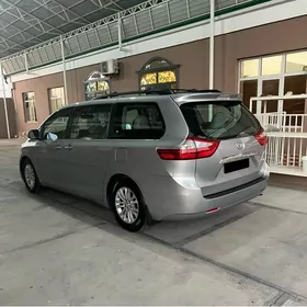 Toyota Sienna 2016