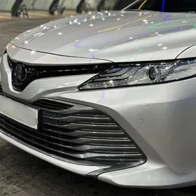 Toyota Camry 2018