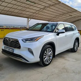 Toyota Highlander 2022