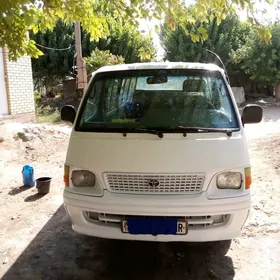 Toyota Hiace 2003