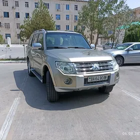 Mitsubishi Pajero 2008