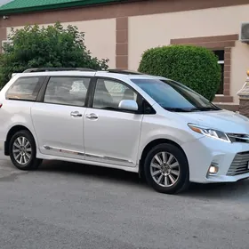 Toyota Sienna 2019