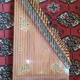 Kanun (kanon) saz guraly