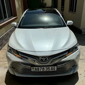 Toyota Camry 2020