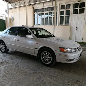 Toyota Camry 2000