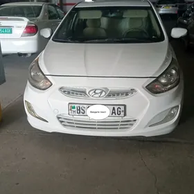 Hyundai Accent 2013