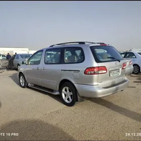 Toyota Sienna 2002