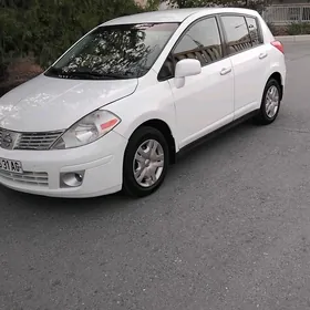 Nissan Versa 2010