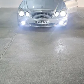 Mercedes-Benz E350 2005