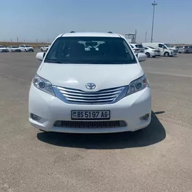 Toyota Sienna 2016