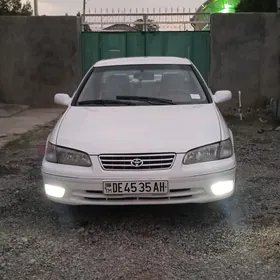 Toyota Camry 2000