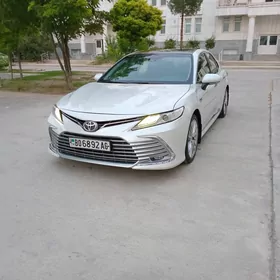 Toyota Camry 2019