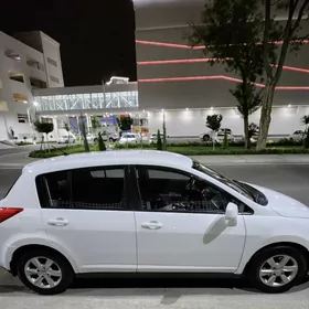 Nissan Versa 2012