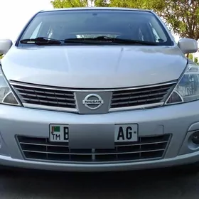 Nissan Versa 2011