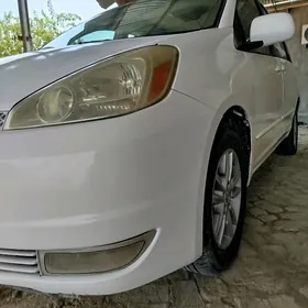 Toyota Sienna 2004